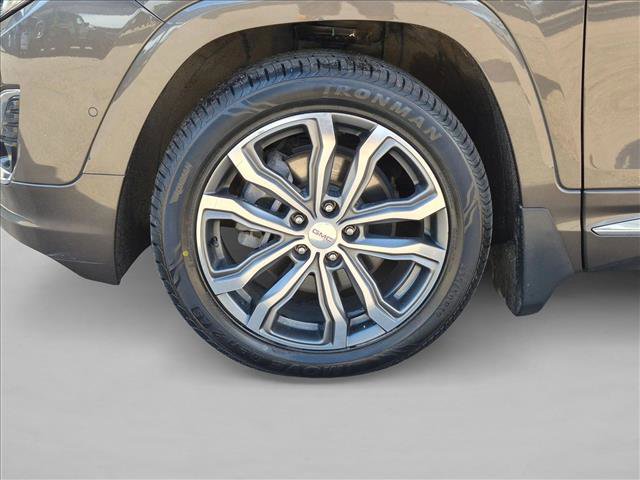Used 2019 GMC Terrain Denali w/ GMC Pro Grade Package AWD/4WD image 9