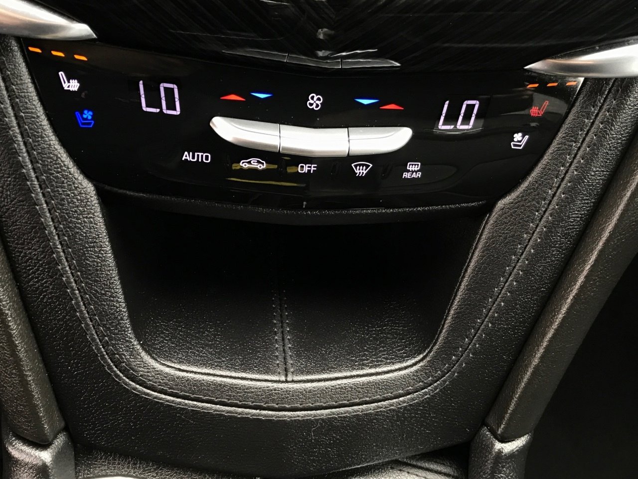 Certified 2025 Cadillac XT6 Premium Luxury image 34