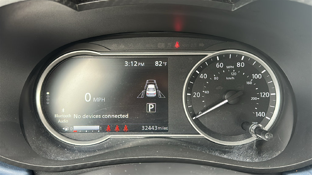 Used 2025 Nissan Versa SV FWD image 2