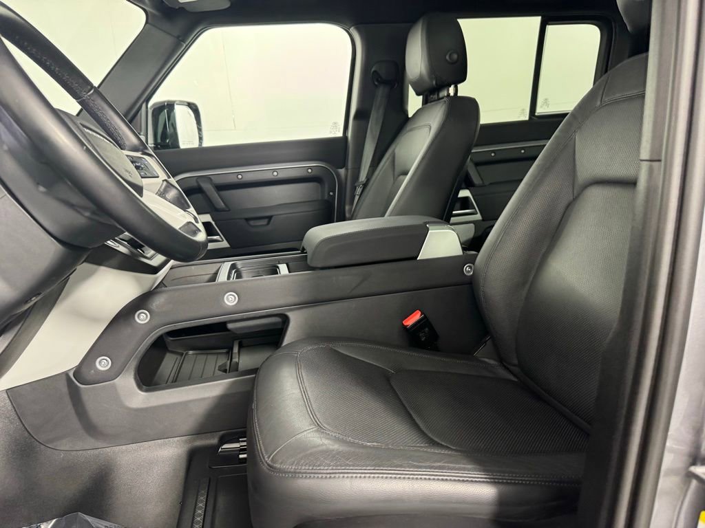 Used 2023 Land Rover Defender 130 S image 17