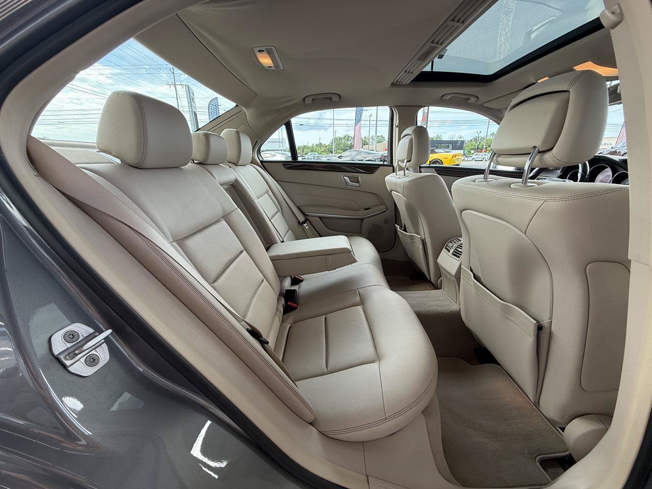 Used 2014 Mercedes-Benz E 350 4MATIC Sport image 32