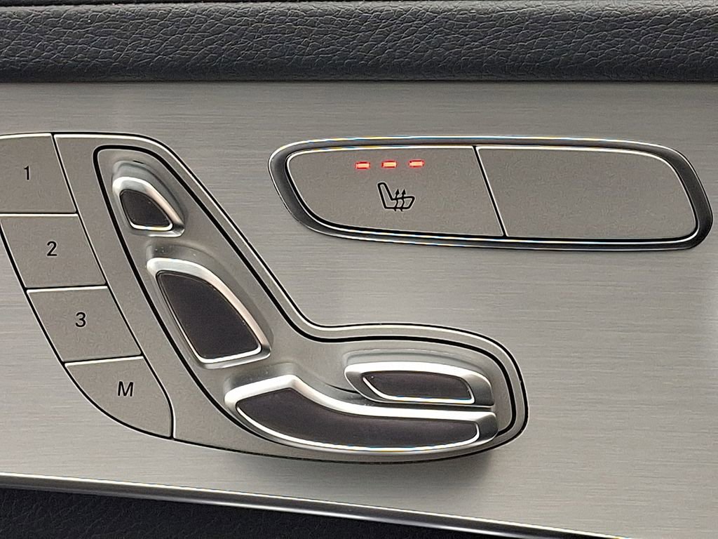 Used 2022 Mercedes-Benz GLC 300 4MATIC Coupe image 25