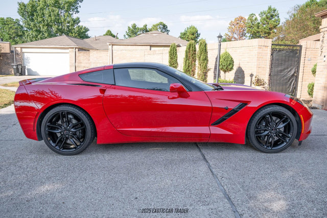 Used 2019 Chevrolet Corvette Stingray Coupe w/ Carbon Flash Badge Package image 9