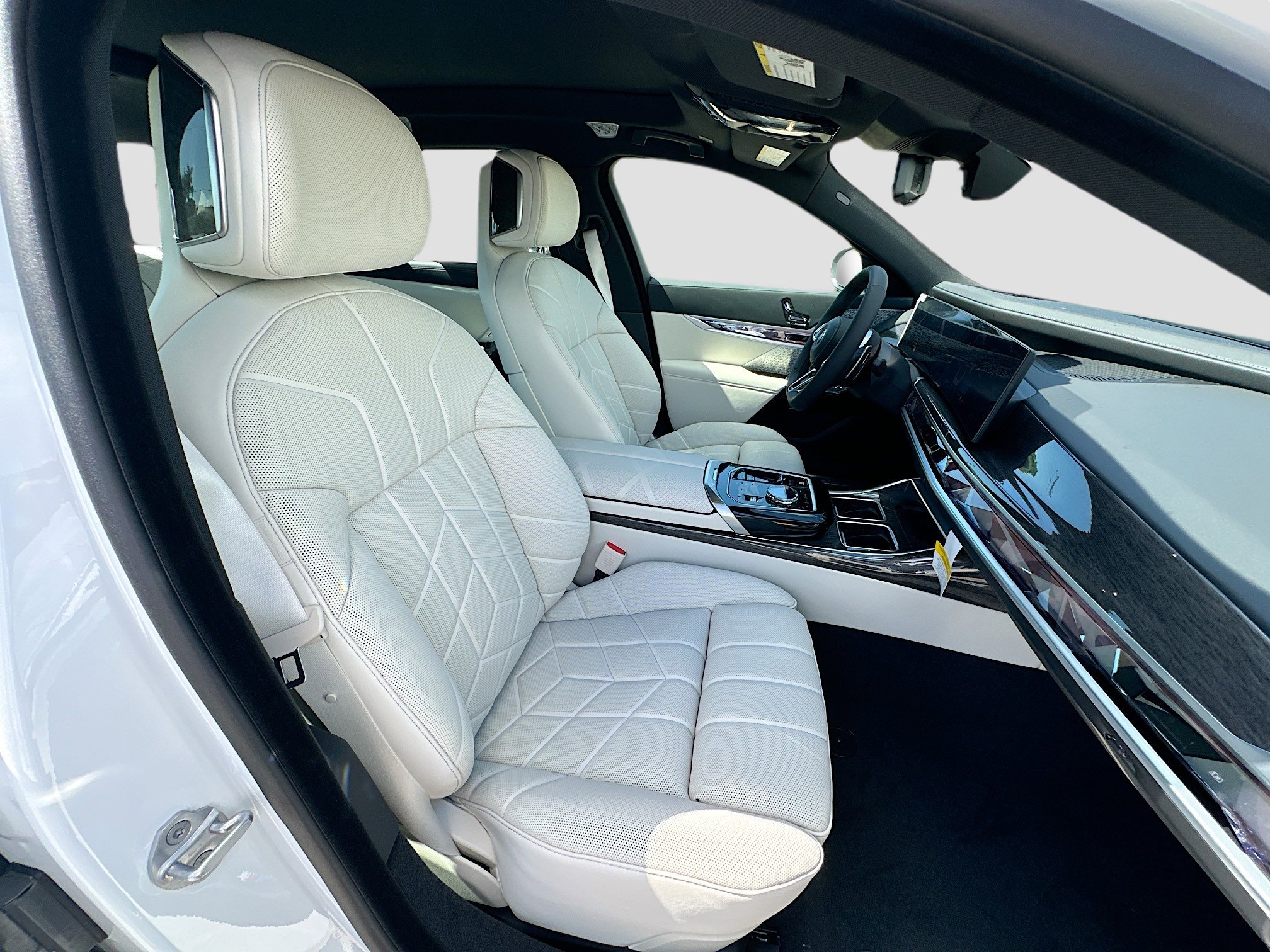 New 2026 BMW 760i xDrive w/ Executive Package AWD/4WD image 22