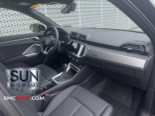 New 2025 Audi Q3 2.0T Premium image 9