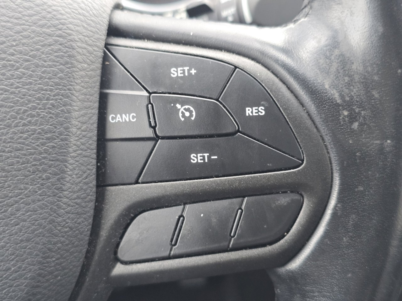 Used 2020 Jeep Cherokee Trailhawk w/ Cold Weather Group image 30