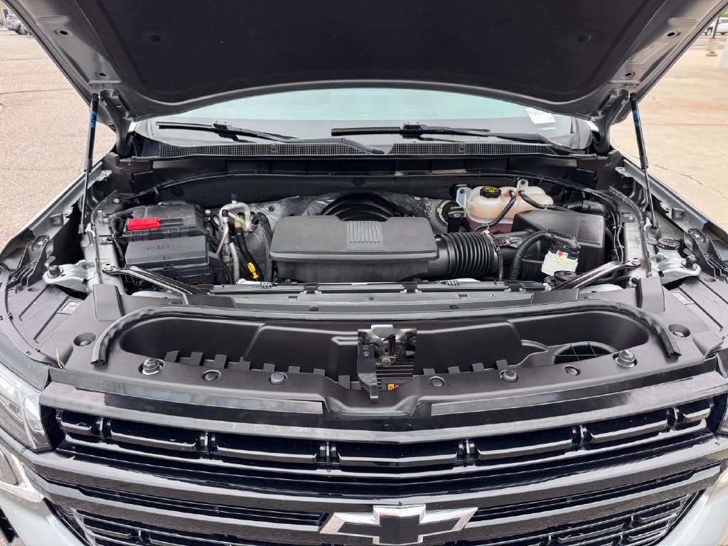 Used 2023 Chevrolet Suburban RST w/ Sport Performance Package AWD/4WD image 15