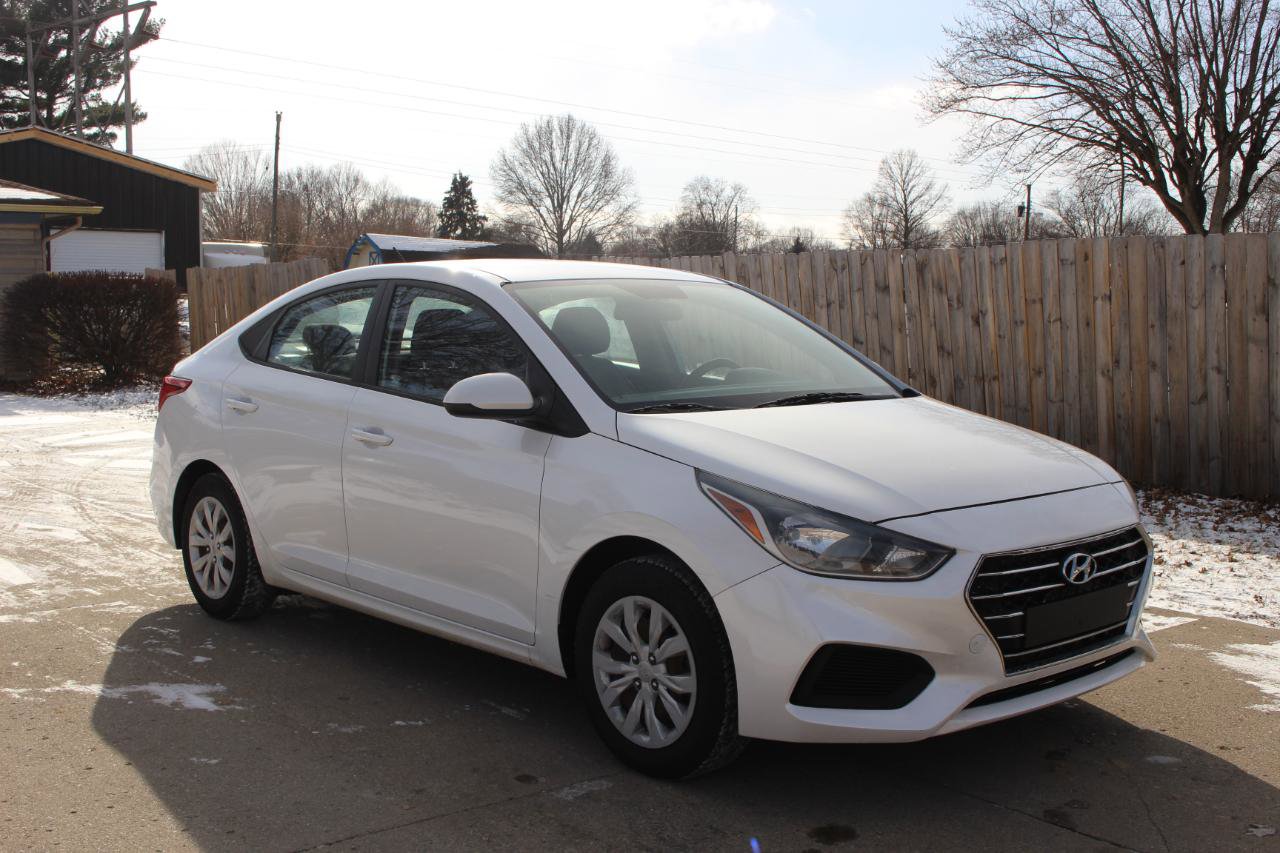 Used 2019 Hyundai Accent SE image 2