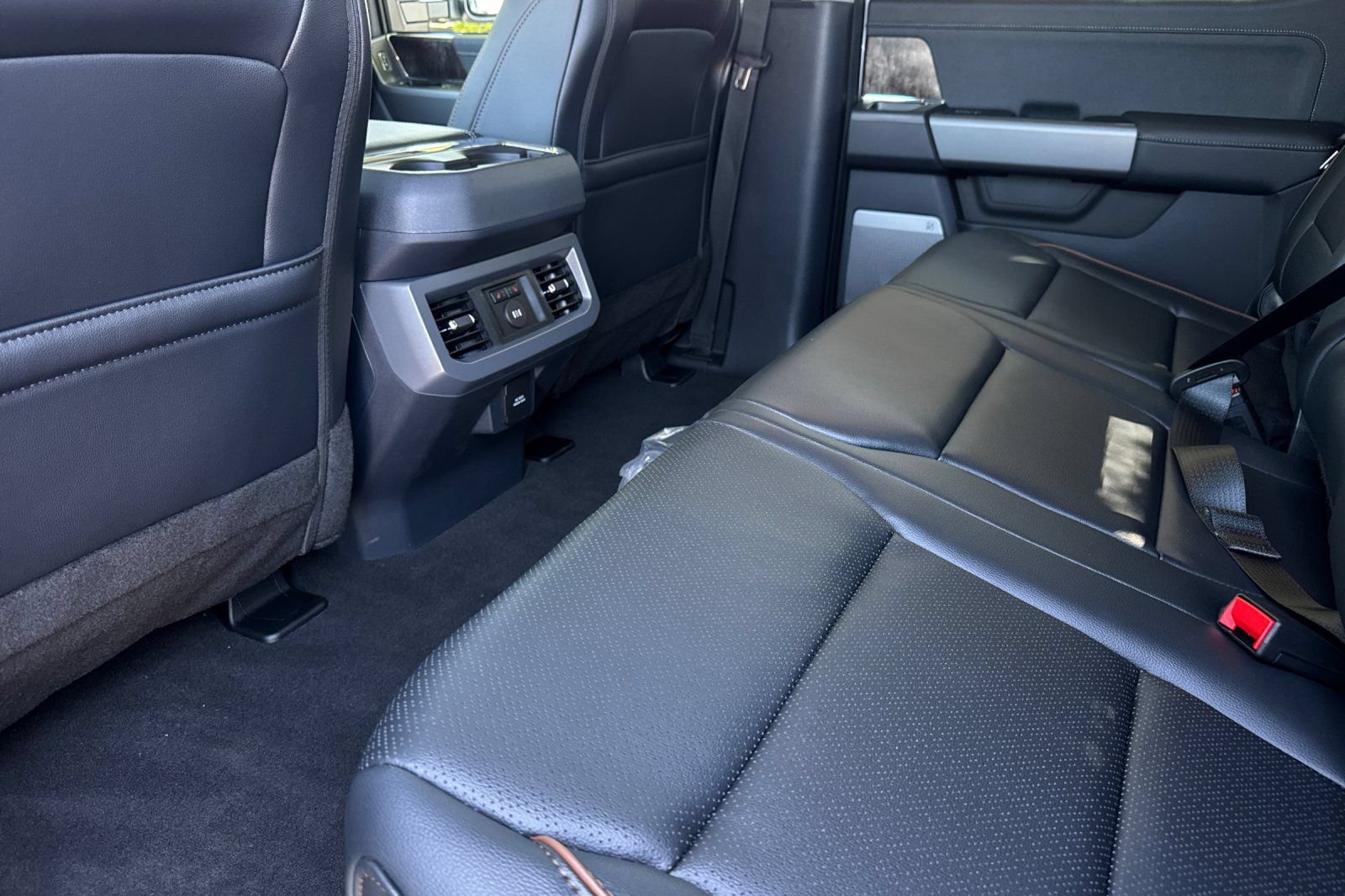 New 2026 Ford F350 Lariat w/ Tremor Off-Road Package AWD/4WD image 13