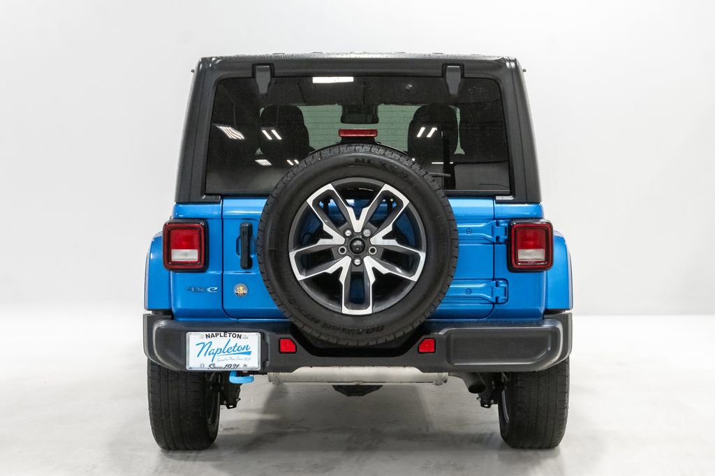 Used 2024 Jeep Wrangler Unlimited w/ Convenience Group AWD/4WD image 28