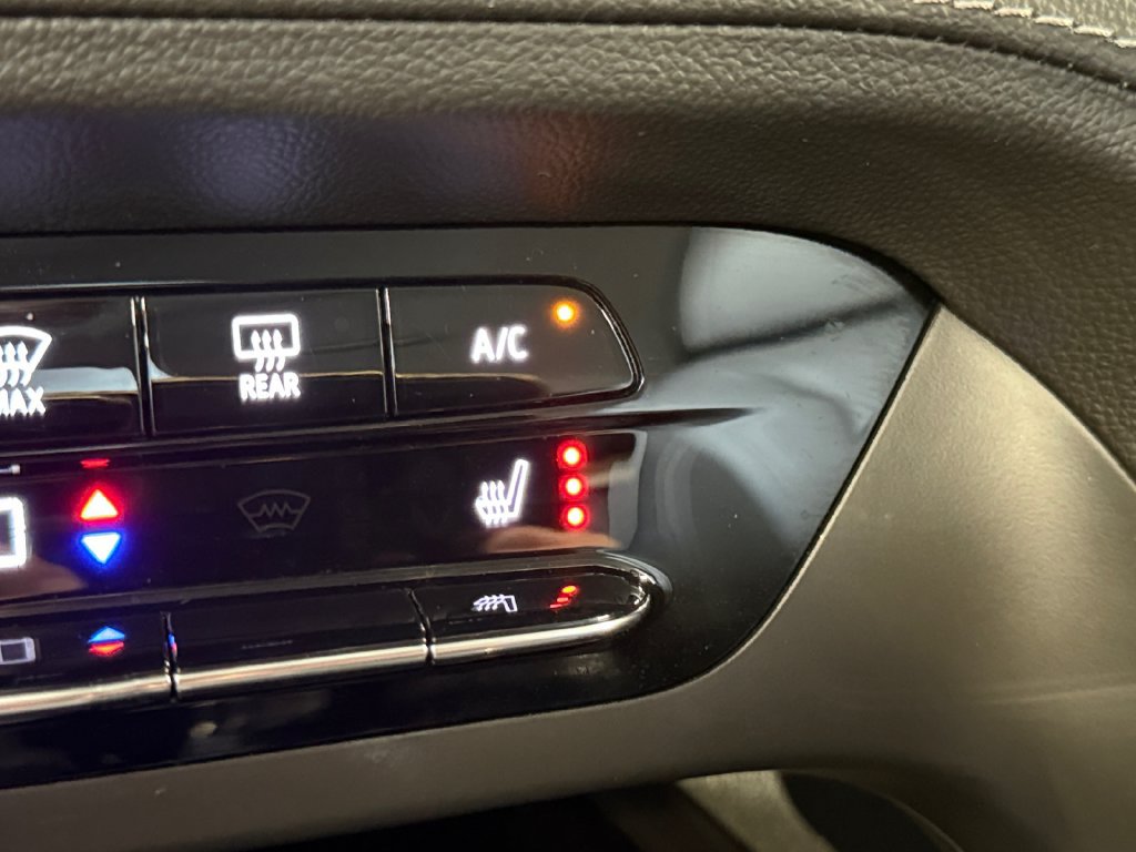 Used 2023 Buick Envision Essence FWD image 19