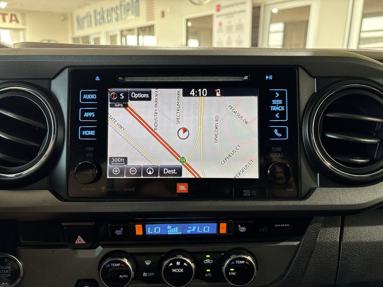 Used 2018 Toyota Tacoma TRD Off-Road w/ TRD Premium Off Road Package RWD image 18