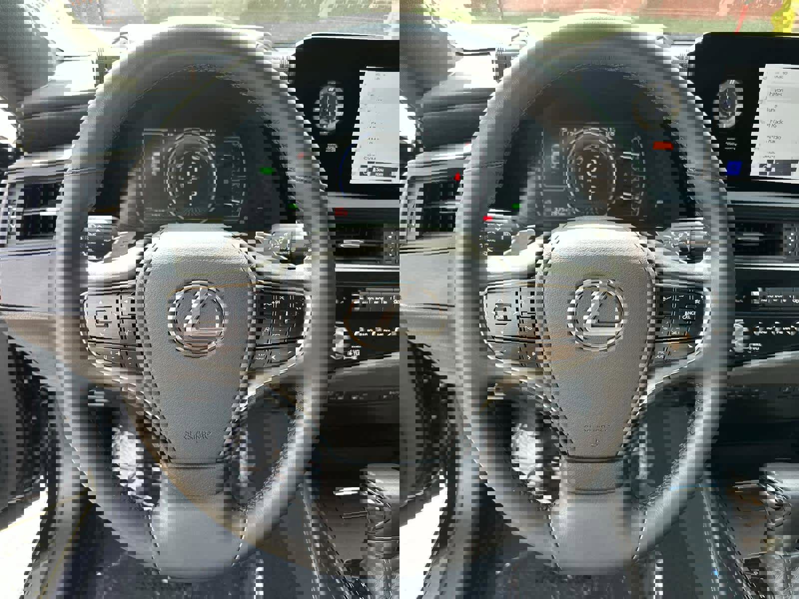 Used 2024 Lexus ES 300h w/ Premium Package image 15