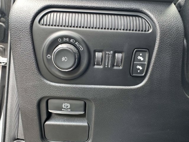 Certified 2024 Jeep Wagoneer 4WD image 25