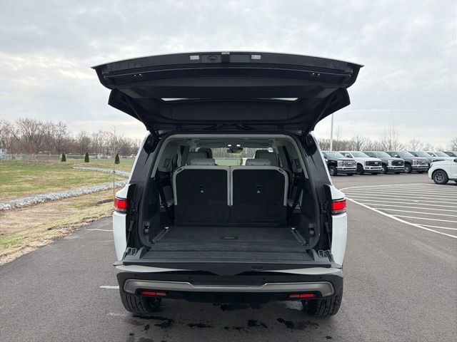 Used 2024 Rivian R1S Adventure image 18