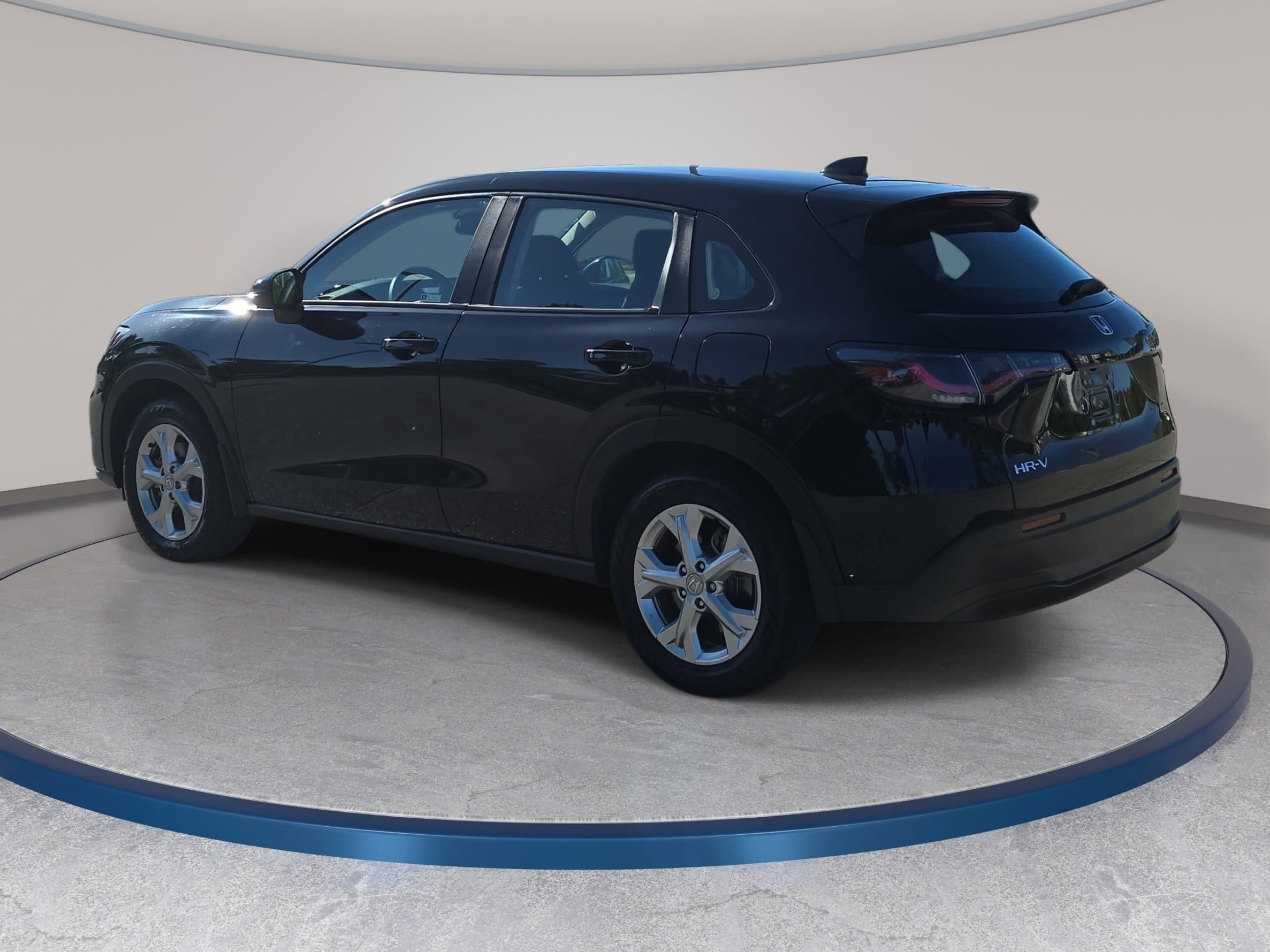 Used 2023 Honda HR-V LX image 7
