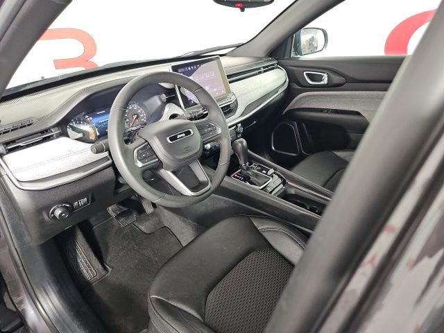 Certified 2024 Jeep Compass Latitude image 9