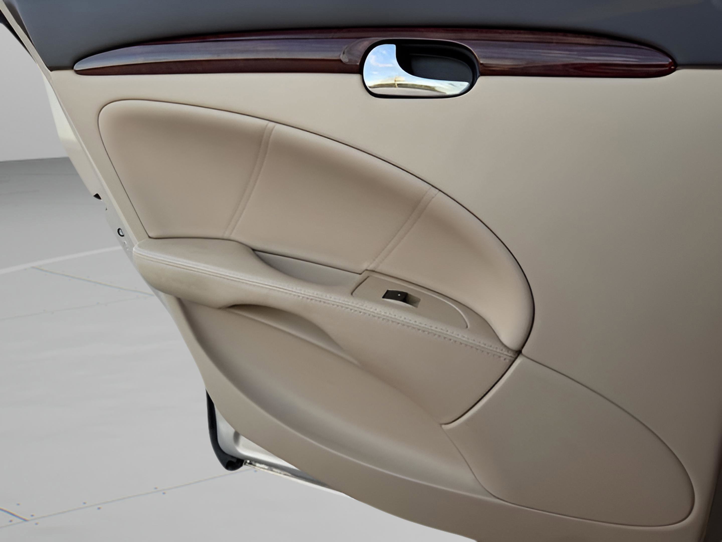 Used 2008 Buick Lucerne CXL w/ Driver Confidence Package FWD image 23