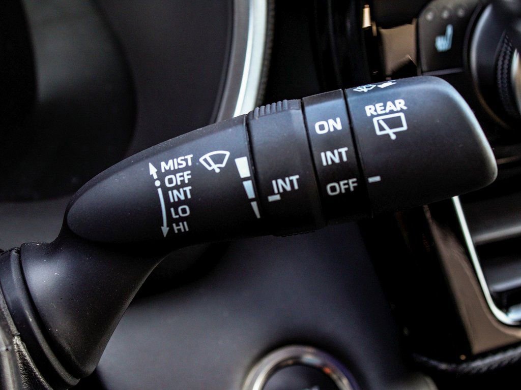 Used 2025 Toyota Highlander XSE AWD/4WD image 28