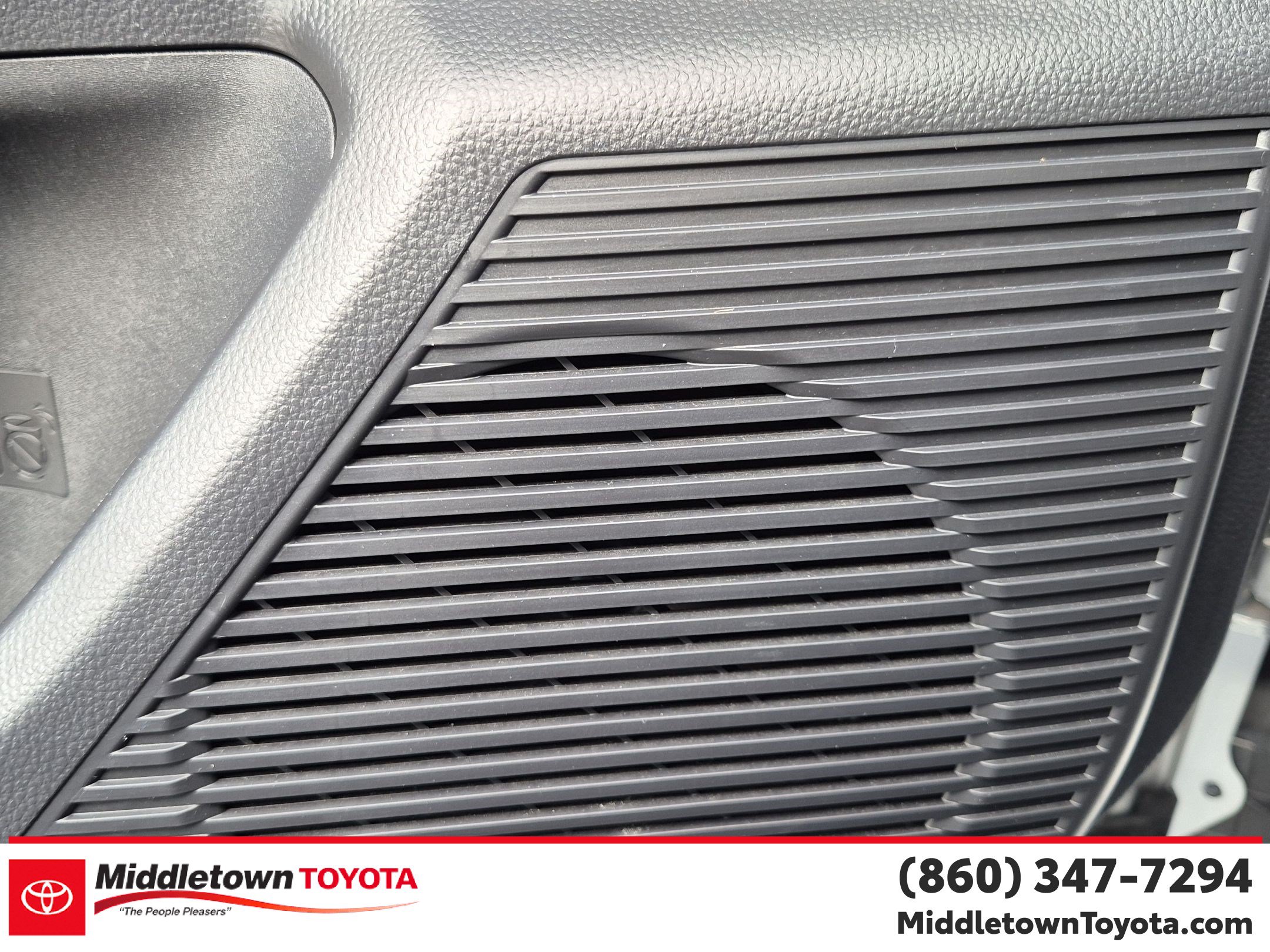 Used 2023 Toyota Prius LE FWD image 12