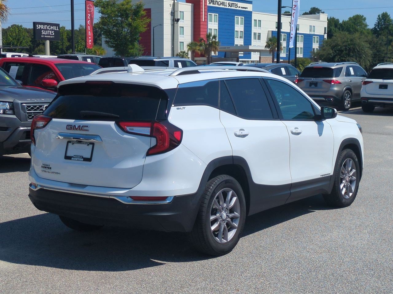 Used 2024 GMC Terrain SLT FWD image 4