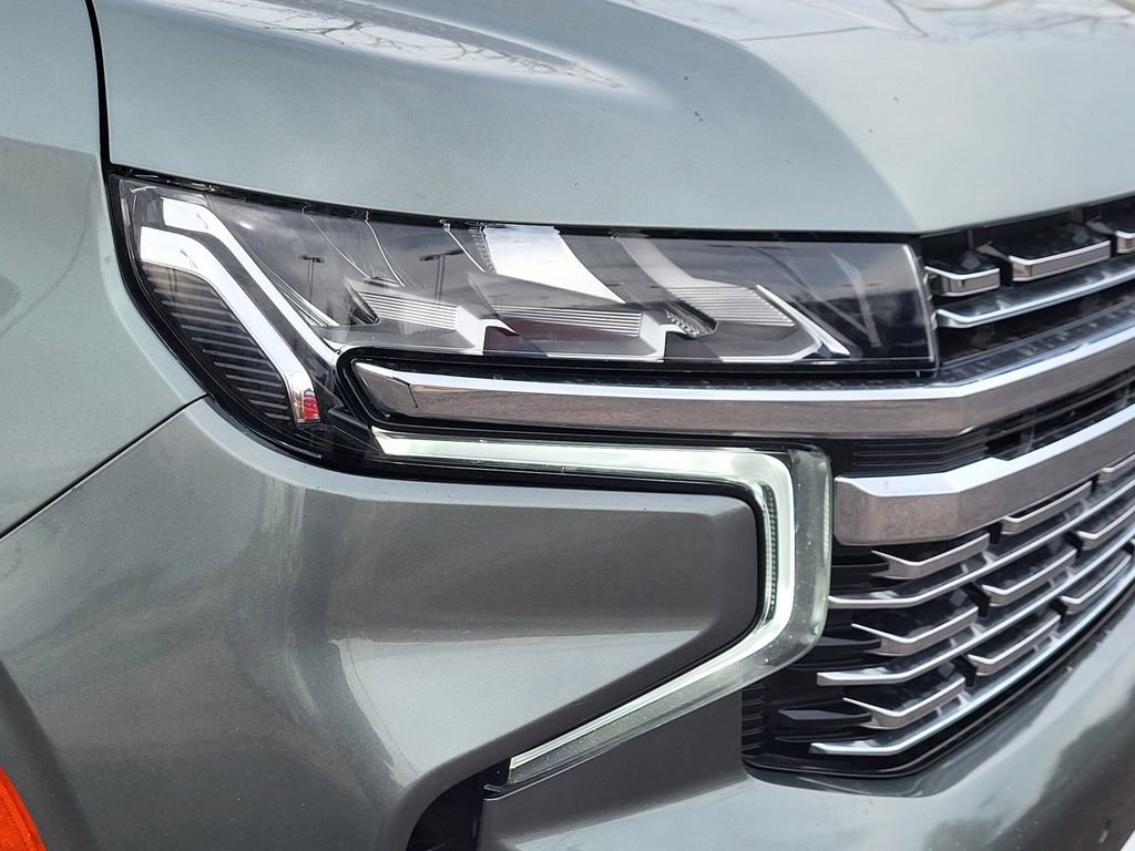 Used 2023 Chevrolet Suburban Premier image 28