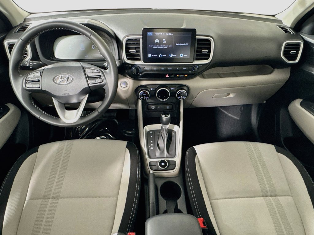 Used 2025 Hyundai Venue SEL FWD image 24