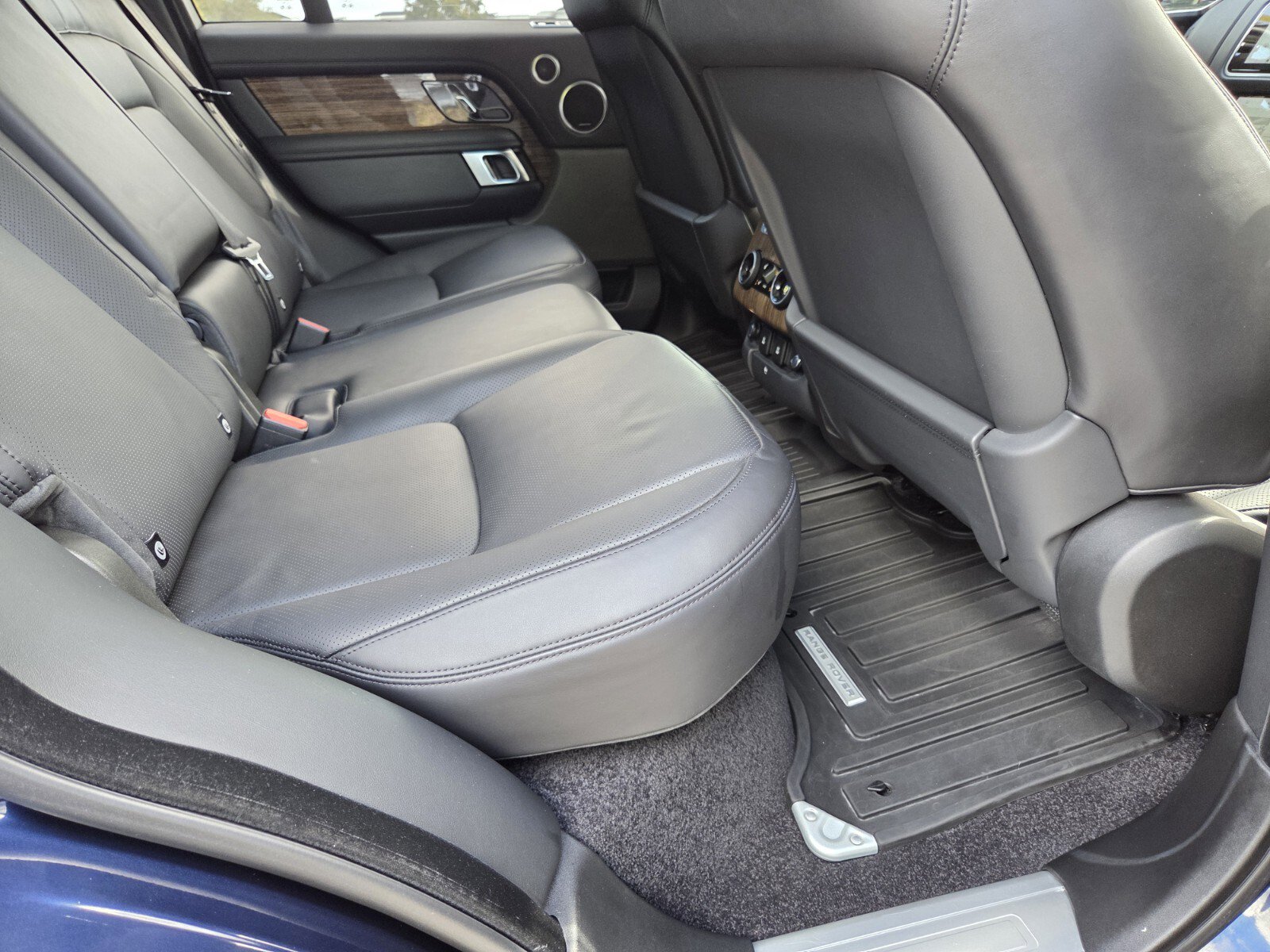 Used 2020 Land Rover Range Rover HSE image 5