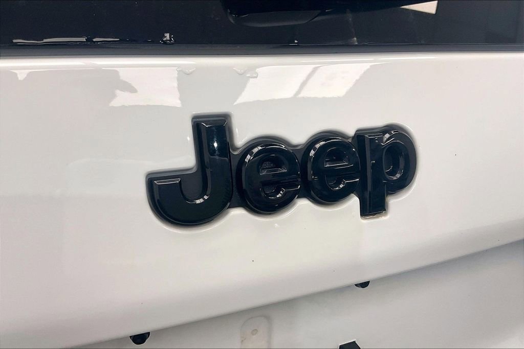 Used 2023 Jeep Cherokee Altitude Lux image 27