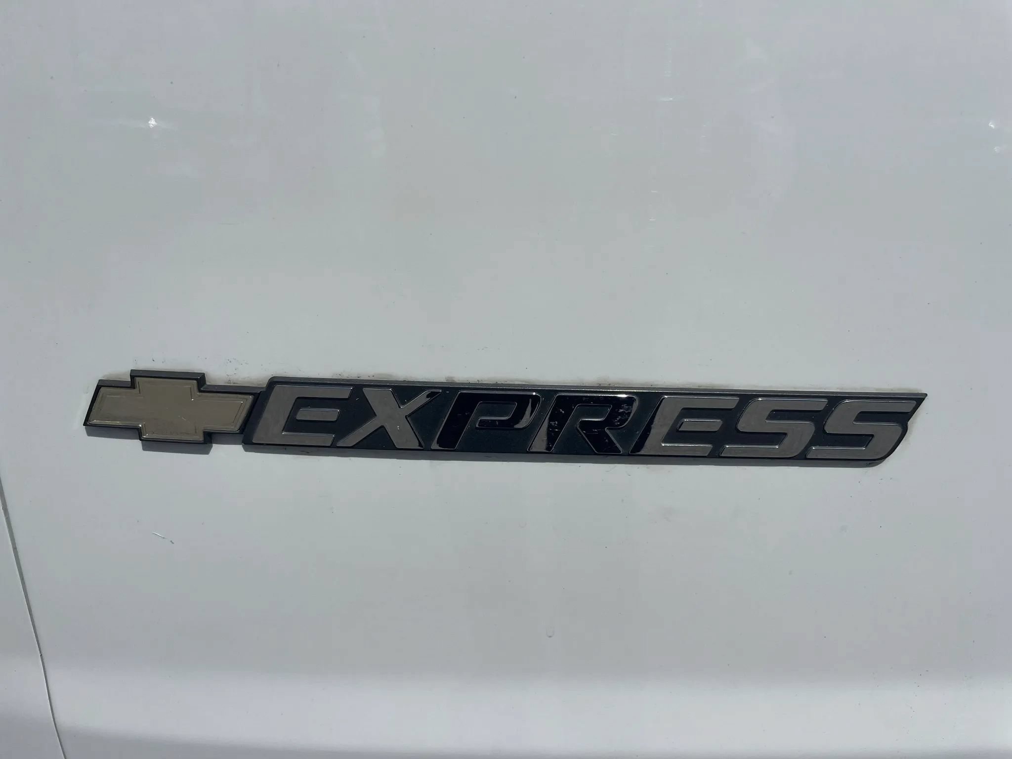 Used 2021 Chevrolet Express 2500 w/ Driver Convenience Package RWD image 5