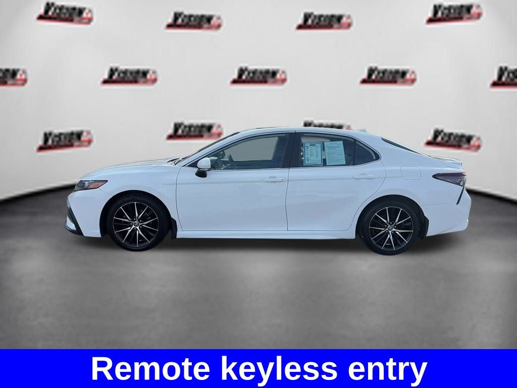 Used 2023 Toyota Camry SE w/ Cold Weather Package AWD/4WD image 9
