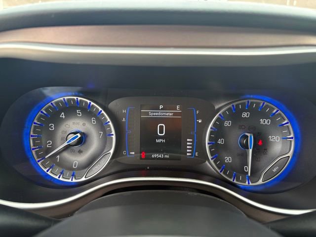 Used 2023 Chrysler Voyager LX image 13