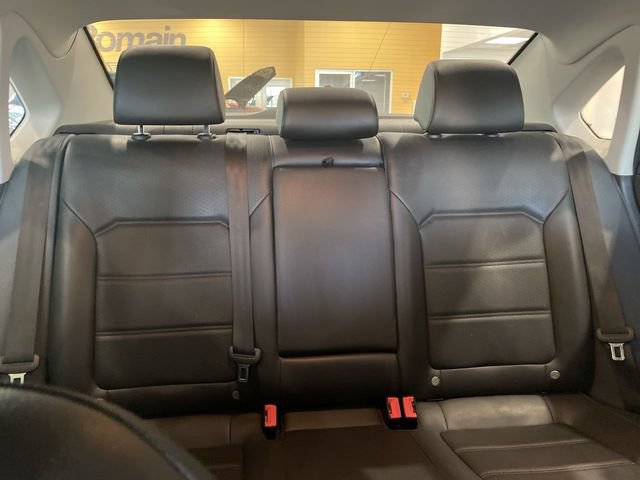 Used 2017 Volkswagen Passat 1.8T SE FWD image 6