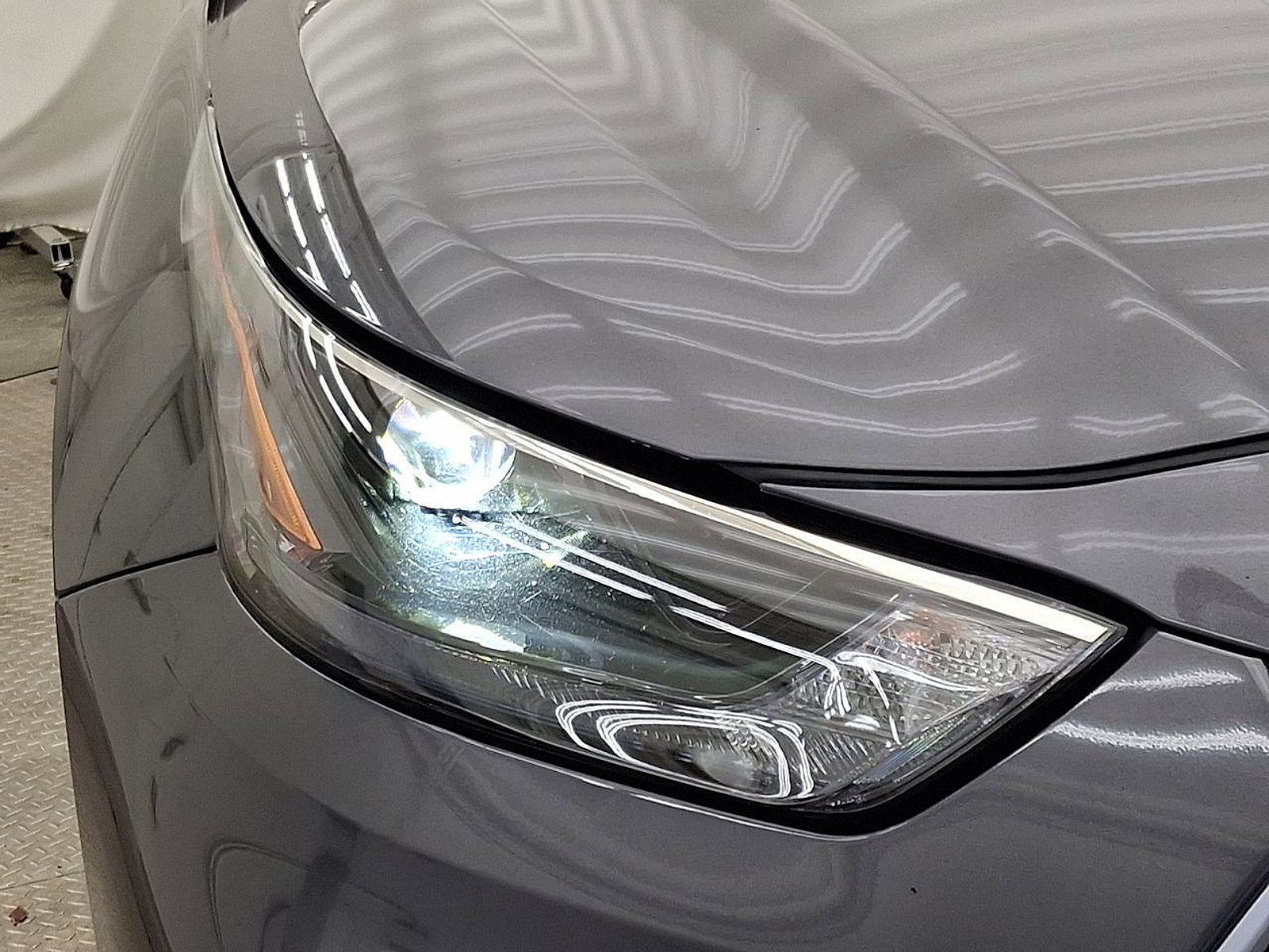 Certified 2024 Toyota Highlander XLE image 28