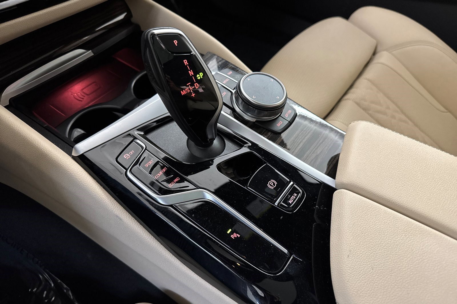 Certified 2023 BMW 530i w/ Premium Package image 19