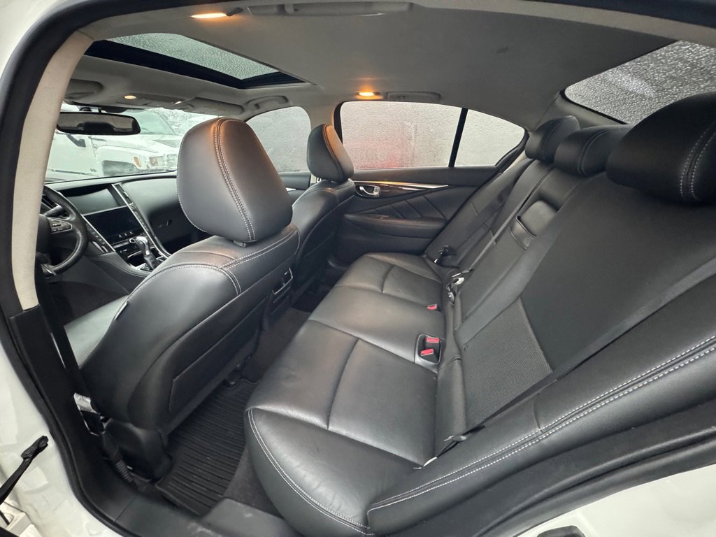 Used 2016 INFINITI Q50 3.0t Premium w/ Driver Assistance Package image 10