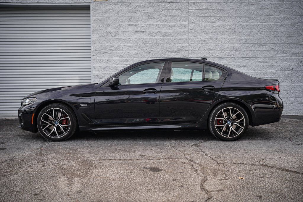 Used 2023 BMW 530e w/ M Sport Package image 10