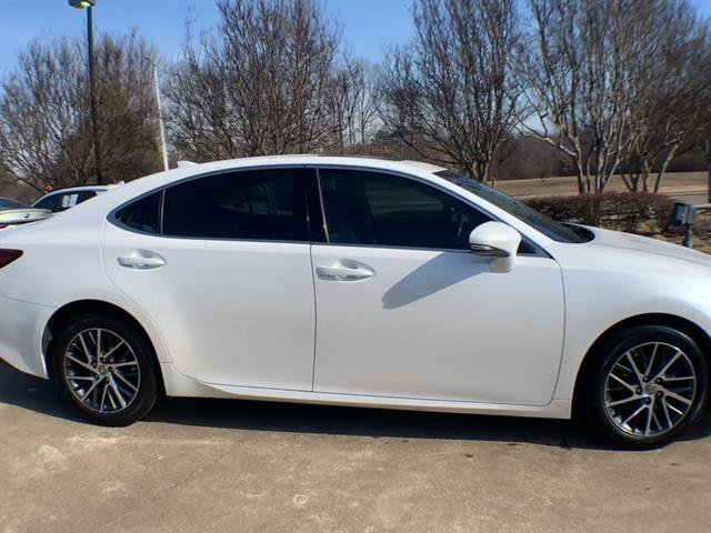 Used 2016 Lexus ES 350 image 9