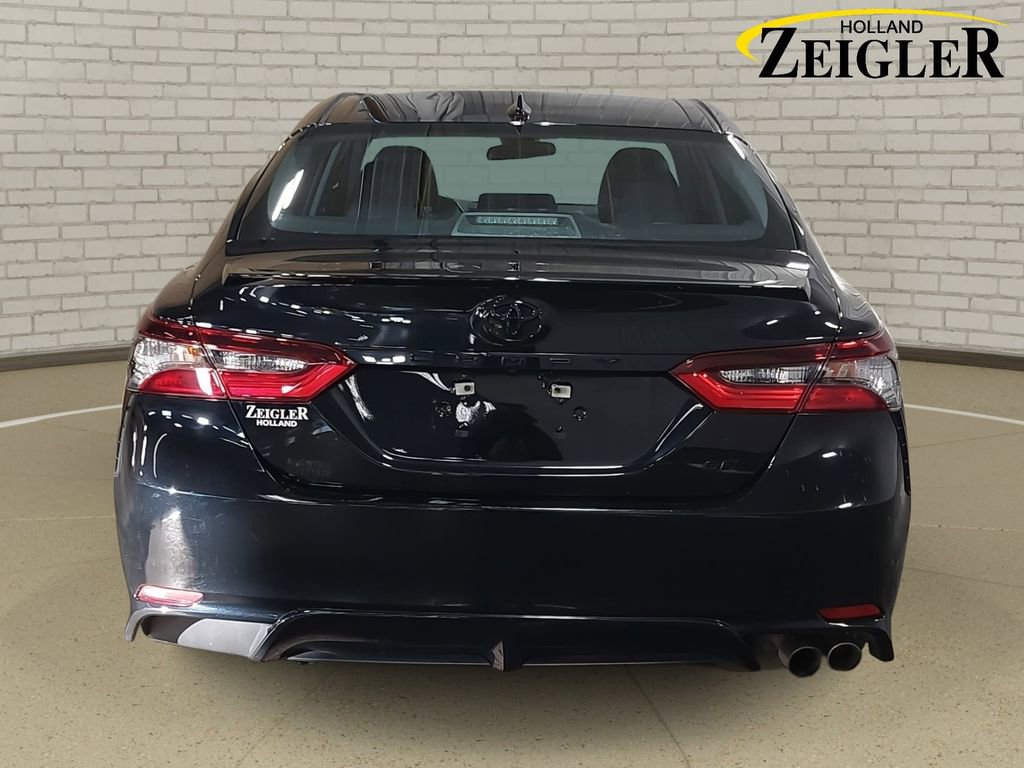 Used 2022 Toyota Camry SE image 6