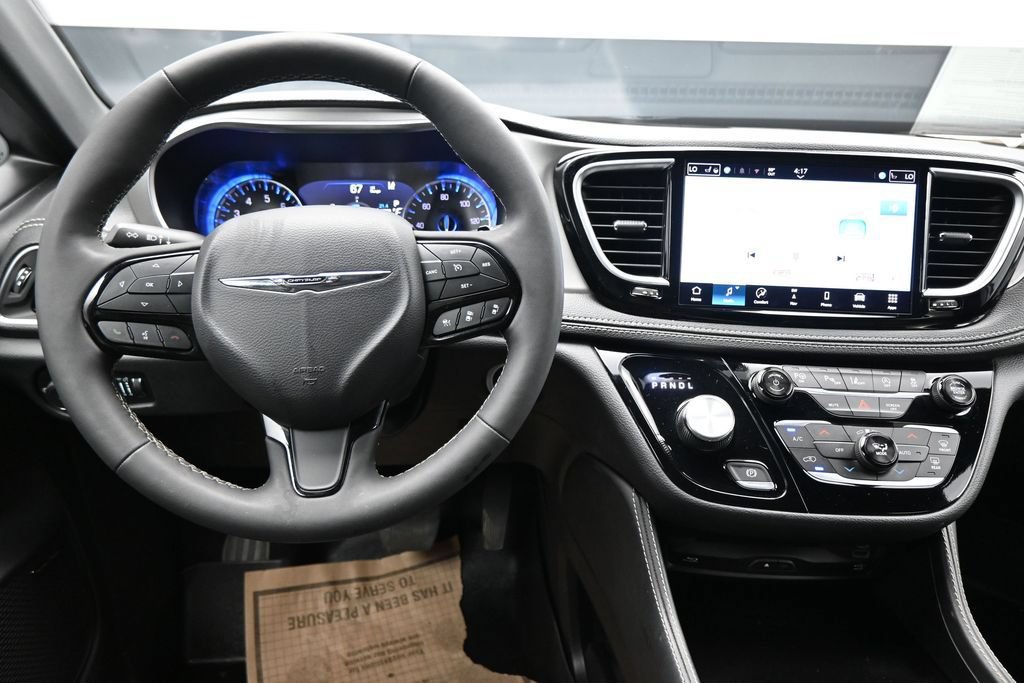 Used 2024 Chrysler Pacifica Limited w/ Uconnect Theater Family Group AWD/4WD image 14