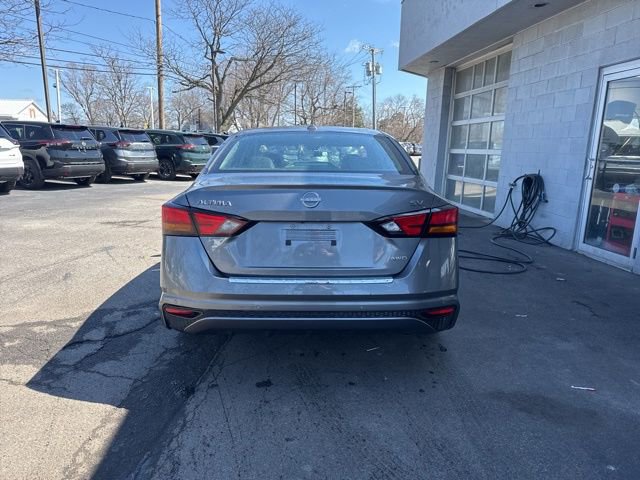 Used 2023 Nissan Altima 2.5 SV image 3