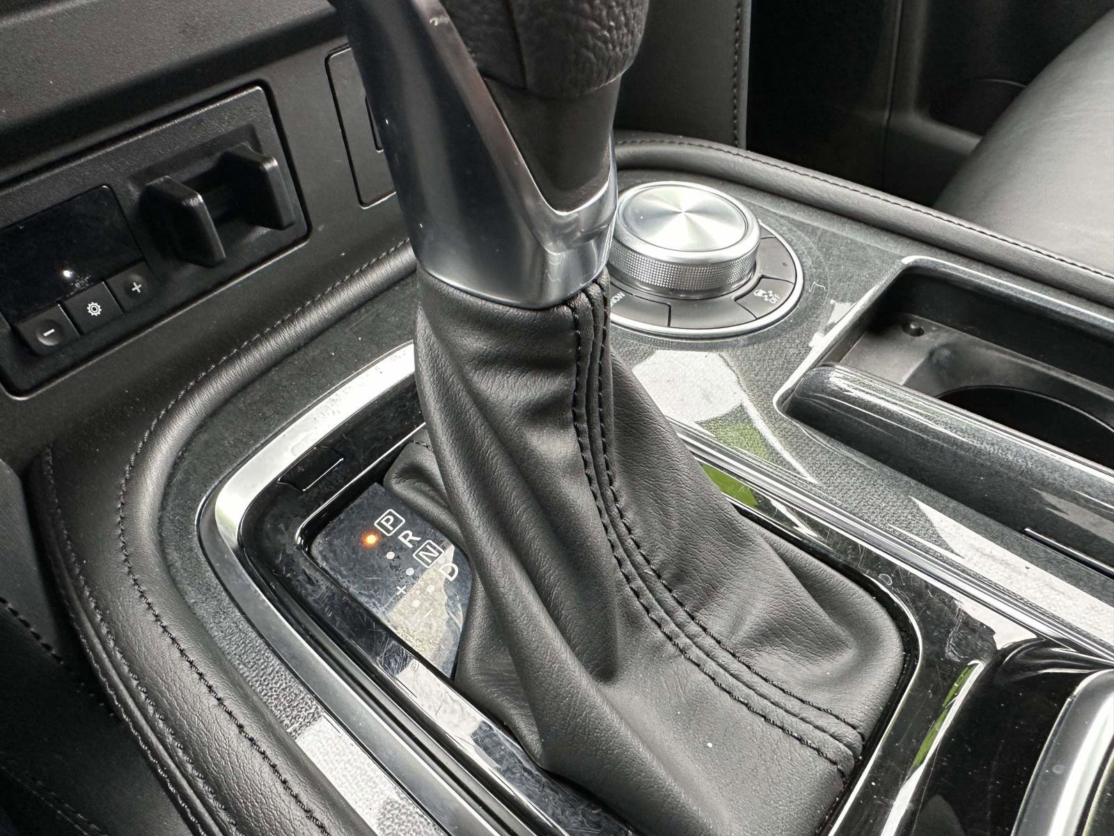 Used 2024 Nissan Armada SV image 54