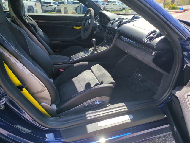 Used 2020 Porsche 718 Cayman GT4 RWD image 18
