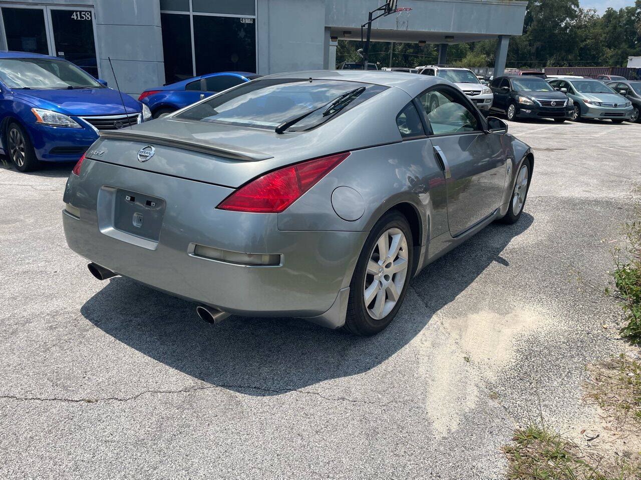 Used 2004 Nissan 350Z Enthusiast w/ Aerodynamics Pkg RWD image 9