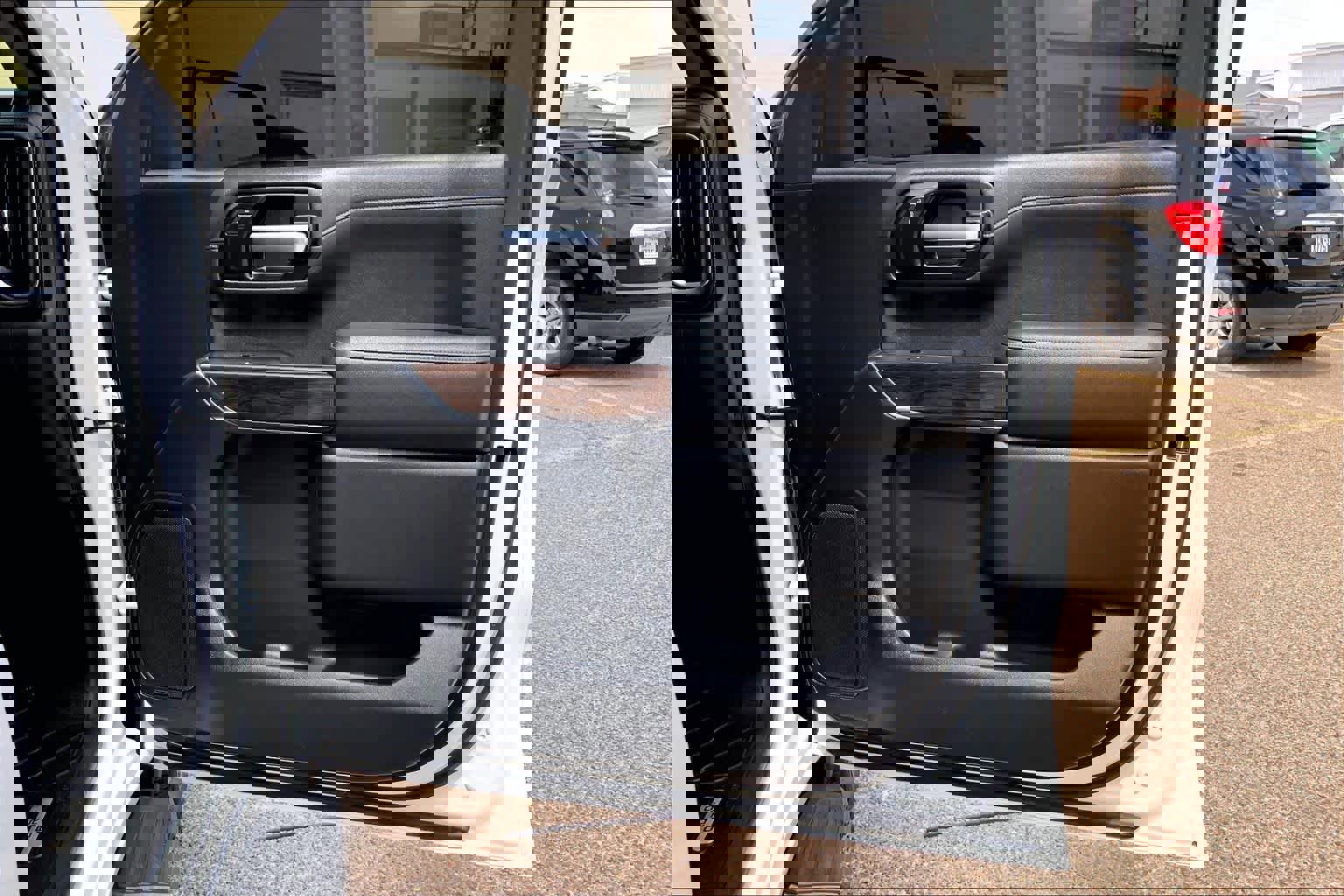 Used 2021 GMC Sierra 1500 SLT AWD/4WD image 23