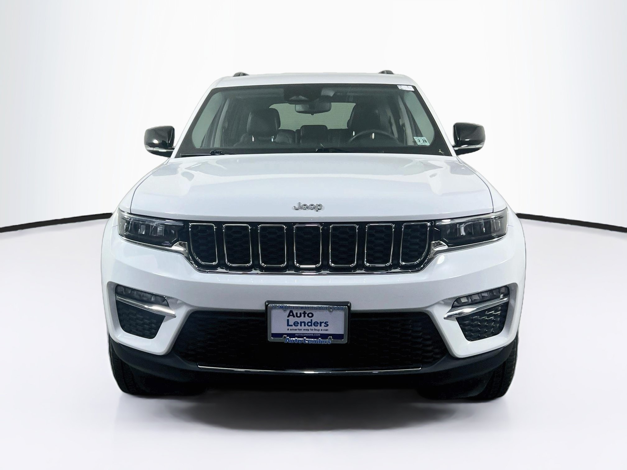 Used 2023 Jeep Grand Cherokee Limited AWD/4WD image 2
