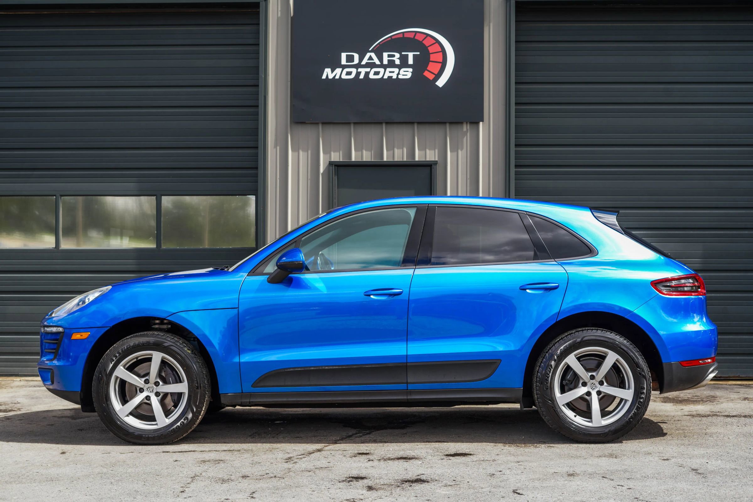 Used 2017 Porsche Macan AWD/4WD image 4