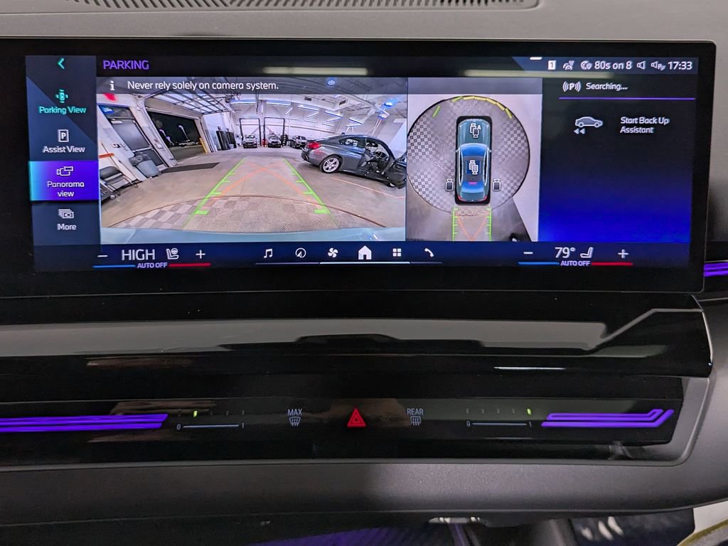 Used 2025 BMW 530i xDrive w/ Premium Package image 24