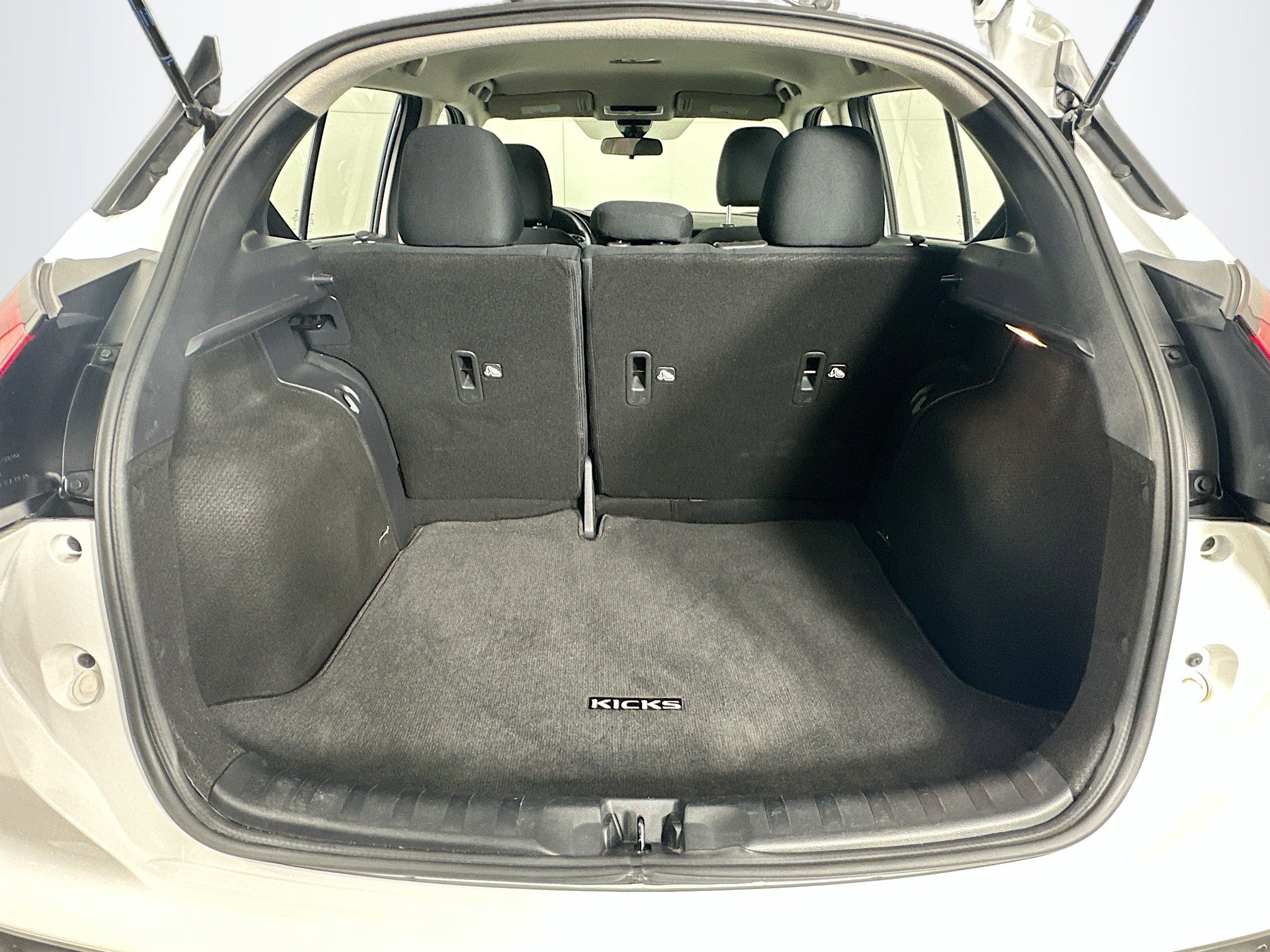 Used 2024 Nissan Kicks S image 26