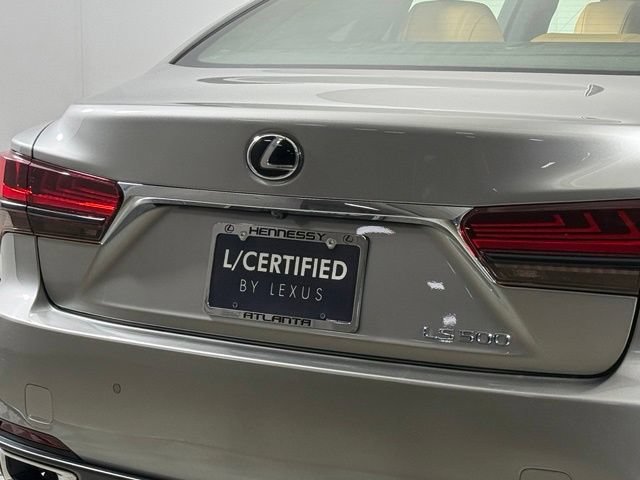 Used 2022 Lexus LS 500 w/ Accessory Package (Z2) RWD image 16